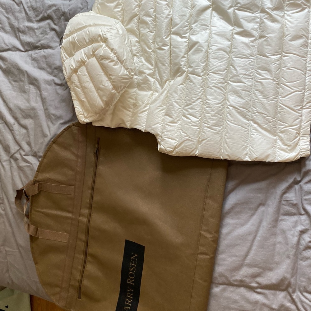 WHITE MONCLER VEST - Picture 4 of 4